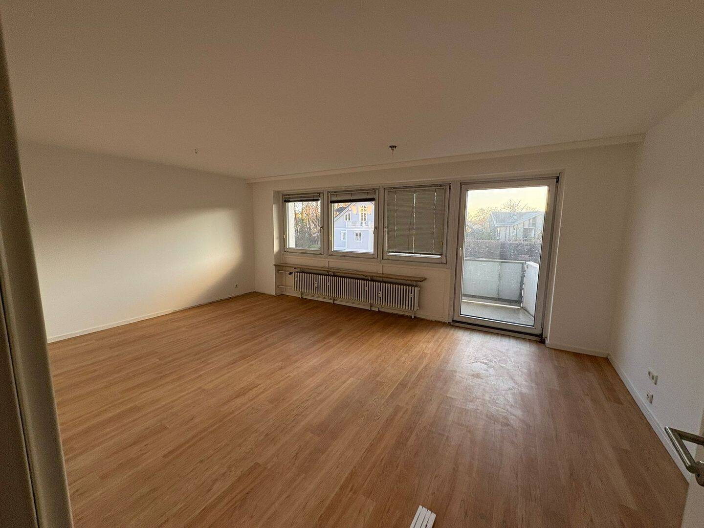 Thumbnail-Helles 3-Zimmer-Apartment mit Balkonen in Gröbenzell