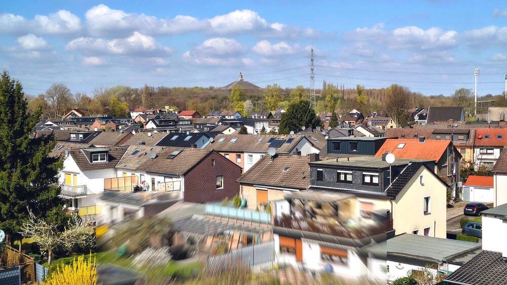Thumbnail-Großes Mehrfamilienhaus mit Mietsteigerungspotenzial in begehrter Lage von Bo-Wattenscheid-Leithe