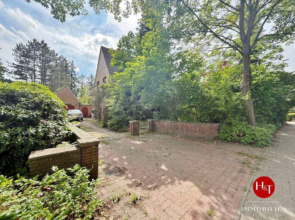 Thumbnail-Modernisierungsbedürftiges Einfamilienhaus mit Bauplatz in Leeste