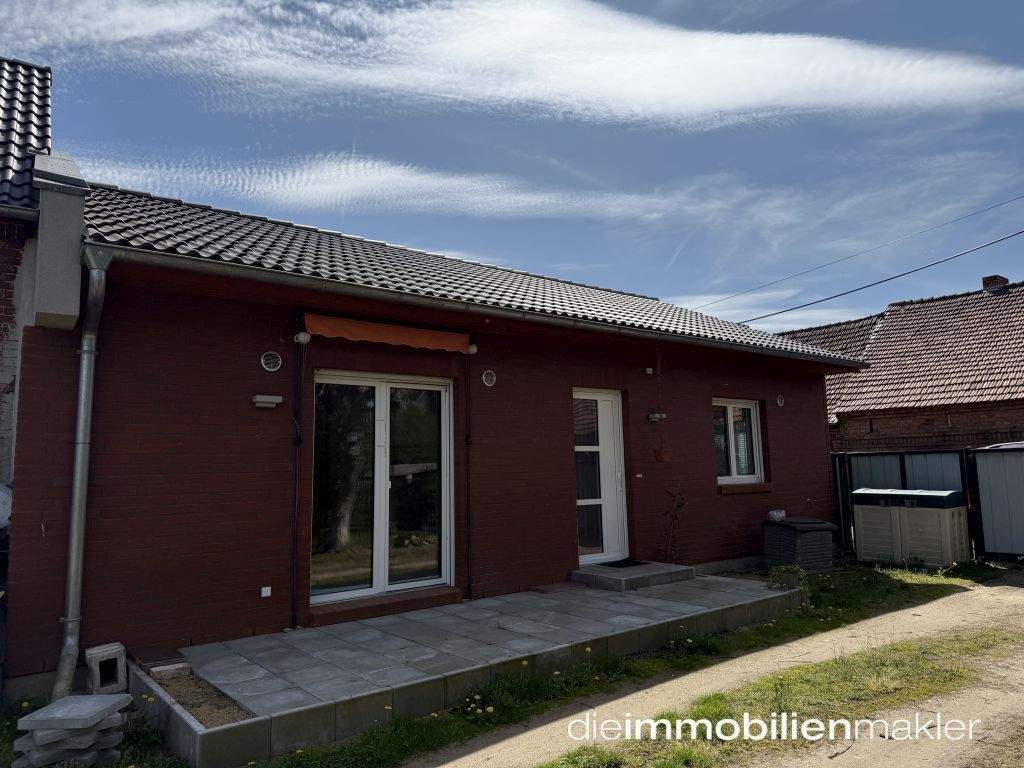 Thumbnail-2 Häuser! Platz für die ganze Familie- Liebevoll saniertes Bauernhaus + Town & Country Bungalow und Backsteinscheue