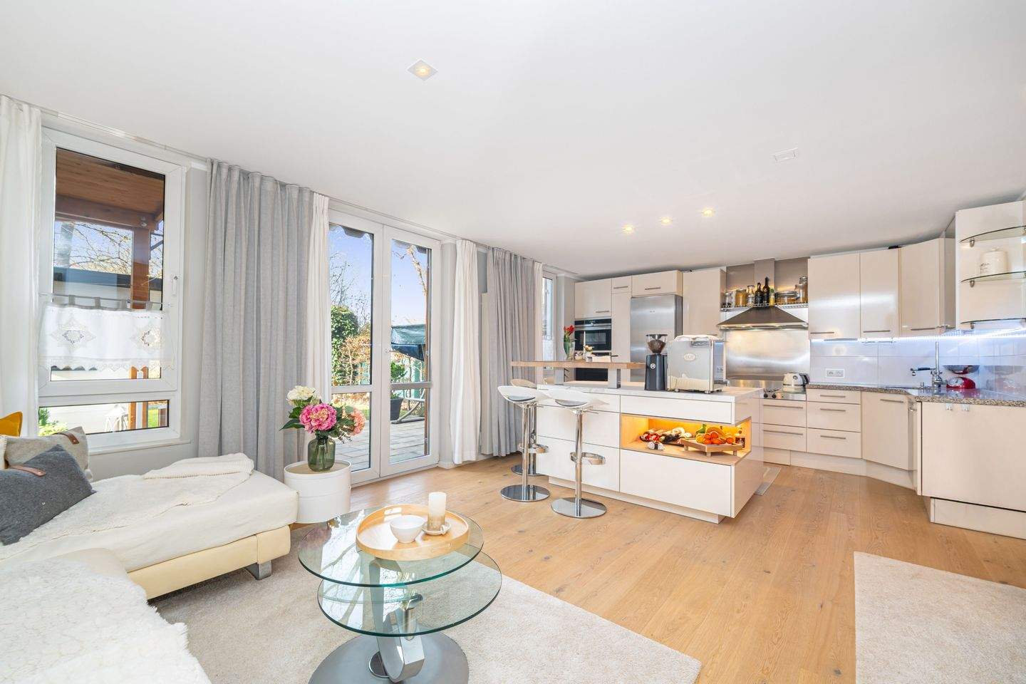 Thumbnail-Grün wohnen, modern leben: Hochwertige 2,5-Zimmer-Wohnung mit Garten im Erbbaurecht