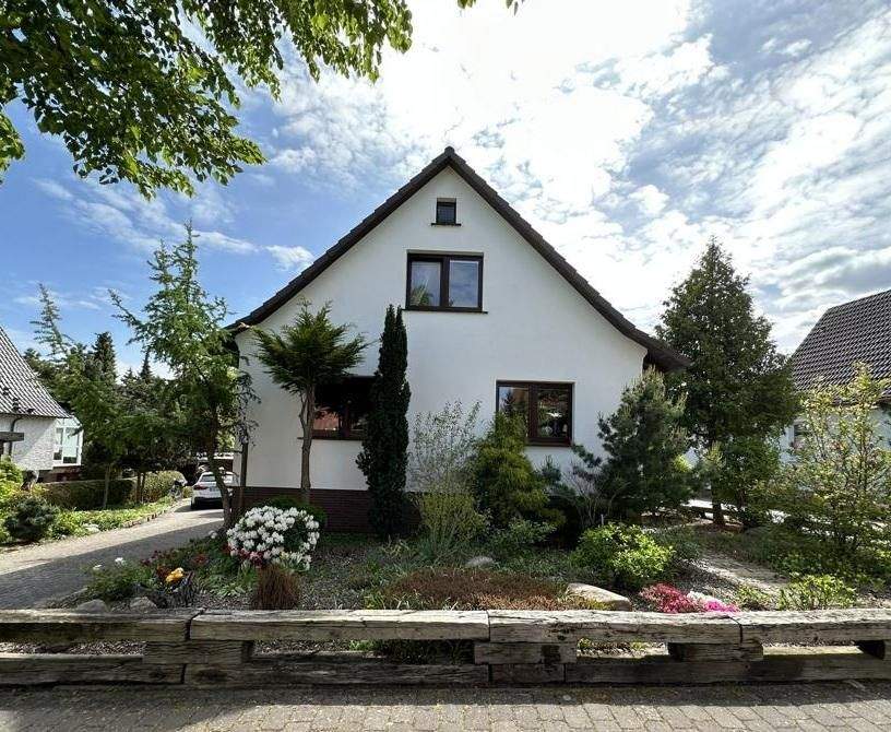 Thumbnail-Einfamilienhaus mit idyllischem Grundstück in ruhiger Wohngegend offenbart viele Möglichkeiten