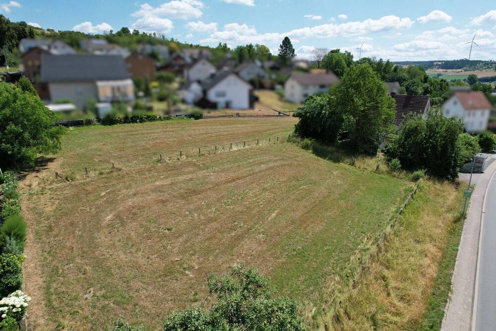 Baugrundstück mit Altbestand