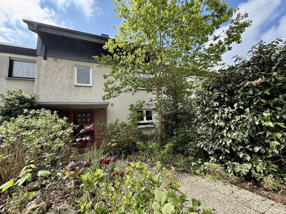 Thumbnail-Fröndenberg: Zweifamilienhaus mit üppigem Platzangebot für die gesamte Familie plus separater Garage