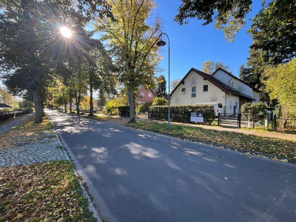 Thumbnail-Zeitloser 90er-Jahre-Charme in guter Lage – Wohnen und investieren am Wasser