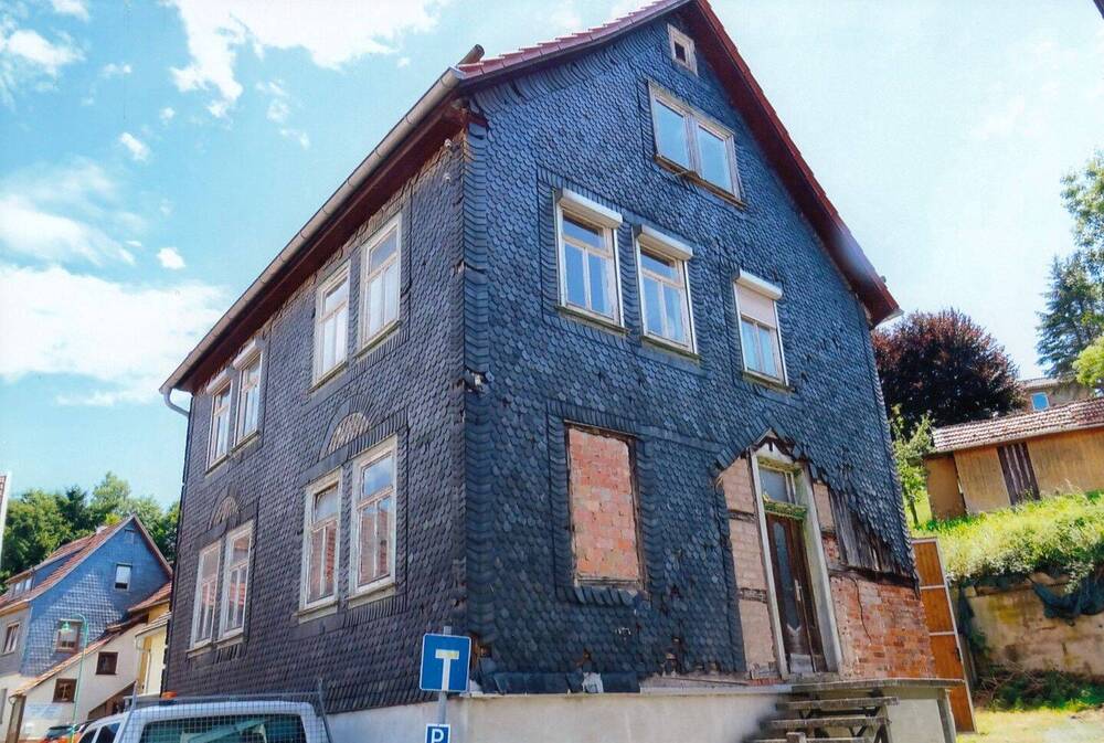 Wohnhaus-Straßenansicht