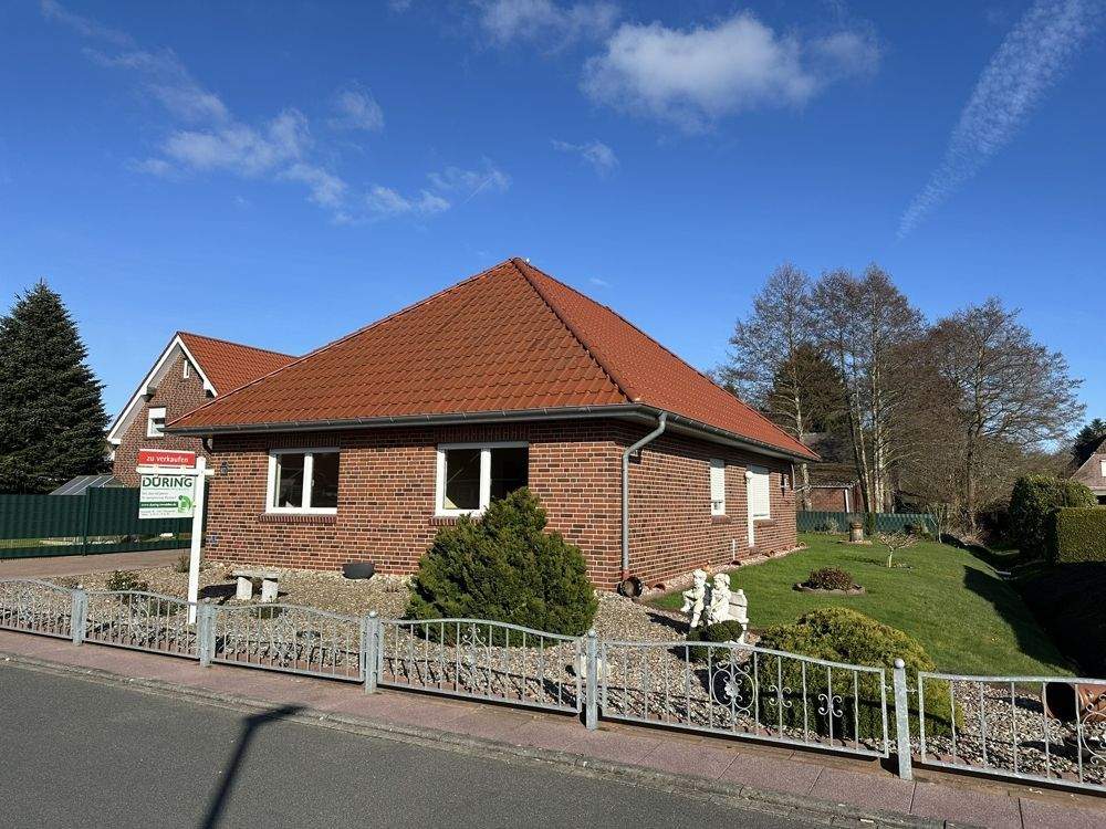 Thumbnail-Attraktiver Bungalow mit Garage, Terrasse und Ausbaupotenzial in begehrter Lage