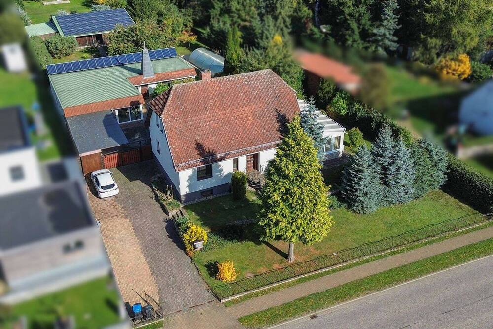 Thumbnail-Platz für die ganze Familie und Gewerbe: EFH mit ELW, Nebengebäude und vielen Nutzungsoptionen