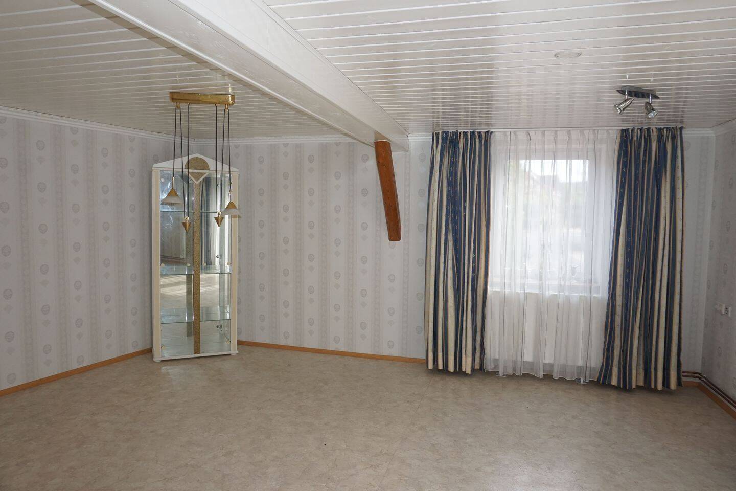 Thumbnail-*** Einfamilienhaus mit Scheune und Garage zu verkaufen ***