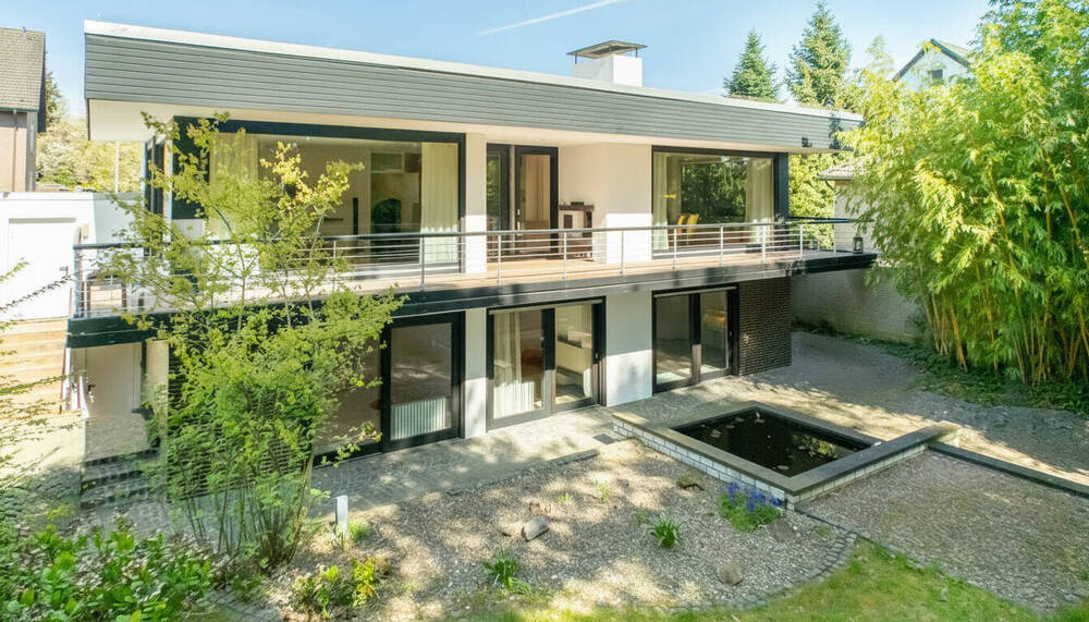 Thumbnail-Stilvoller Bauhaus-Bungalow mit Wellnessbereich in attraktivem Wohnumfeld