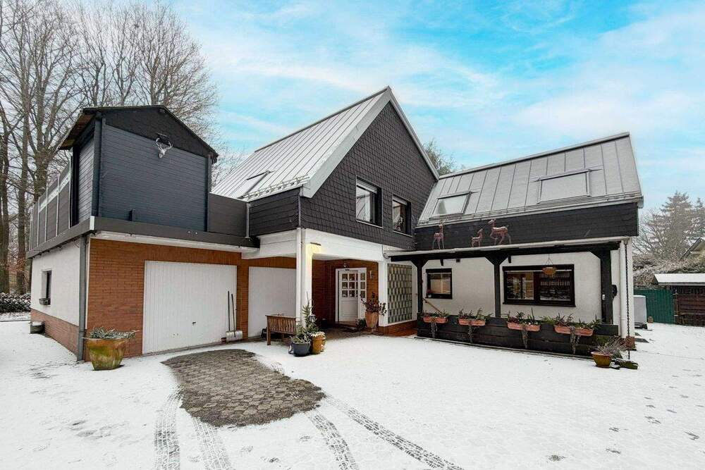 Thumbnail-Großzügiges modernisiertes Wohnhaus mit ELW in Waldrandlage von Kurtscheid