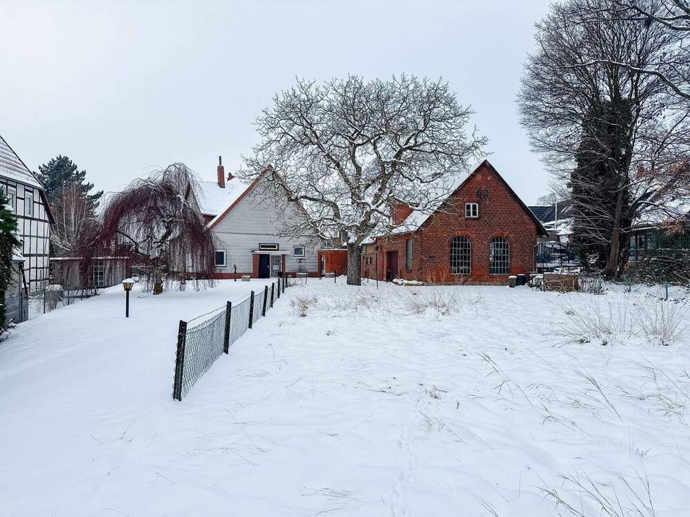 Thumbnail-Großzügiges Baugrundstück mit sanierungsbedürftigem Fachwerkhaus in ruhiger Lage von Gehrden