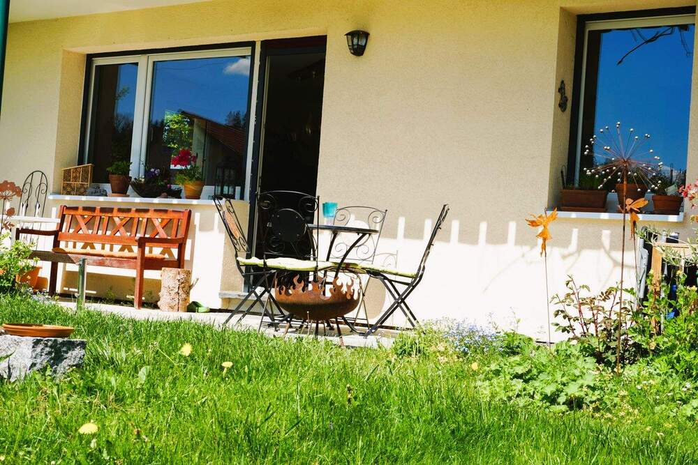 Thumbnail-****Tolle gepflegte 4-Zimmer-EG-Wohnung mit großem Garten * 2 Terrassen & vielseitigem Keller in zentraler * ruhiger Lage in Isny!