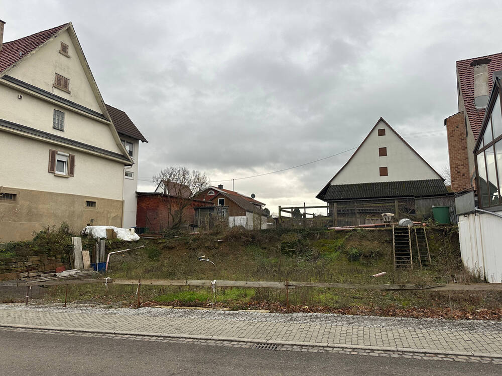 Thumbnail-Baugrundstück mit Baugesuch für 3 Whg. oder 5 kl.Whg mit TG