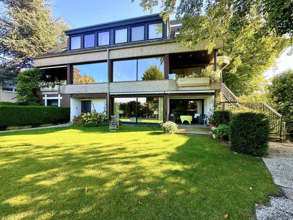 Thumbnail-Charmante Etagenwohnung mit 190 m², Rheinblick, Studio und 2 Garagen in Himmelgeist