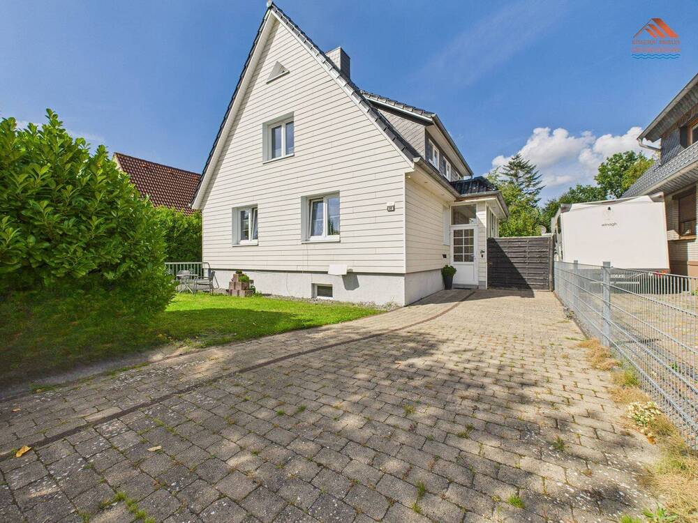 Thumbnail-Modernisiertes Ein-Zweifamilienhaus in bevorzugter Wohnlage von Cuxhaven