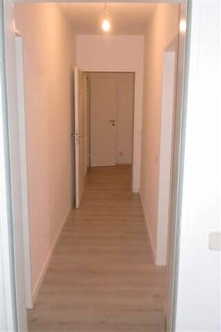 Thumbnail-Viel Raum zum Leben oder Investieren - Großzügige 3-Zimmer-Wohnung mit Balkon, Gäste-WC & Garage in zentraler Lage