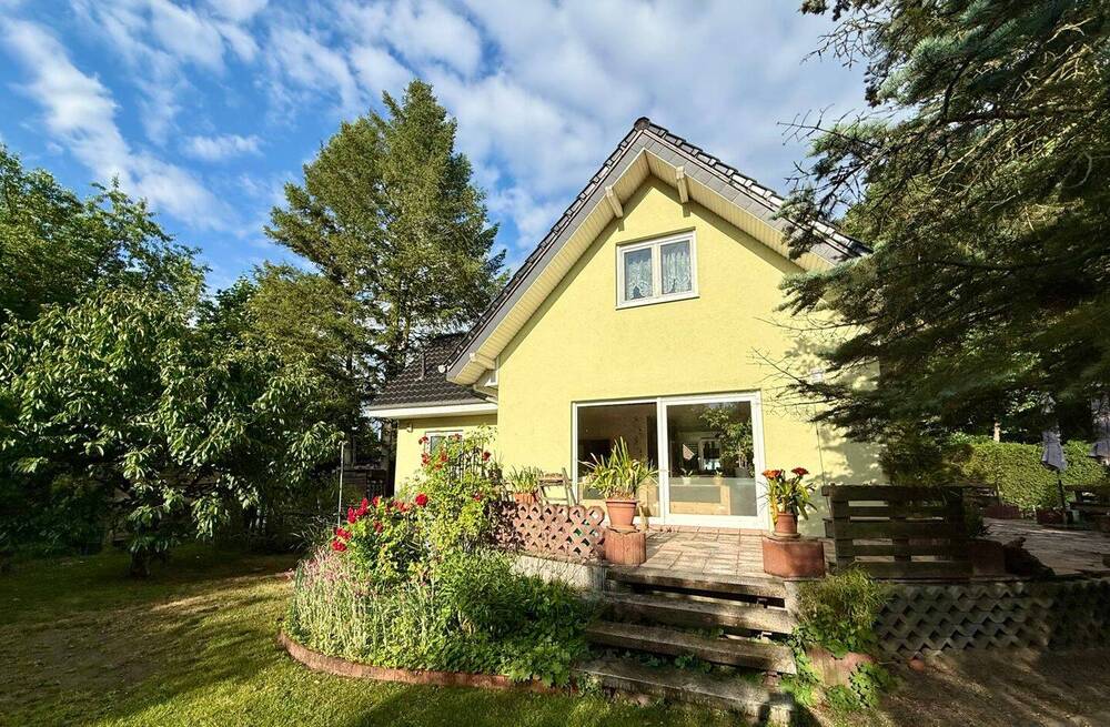 Thumbnail-Modernes Einfamilienhaus mit großem Garten zum Sofortbezug