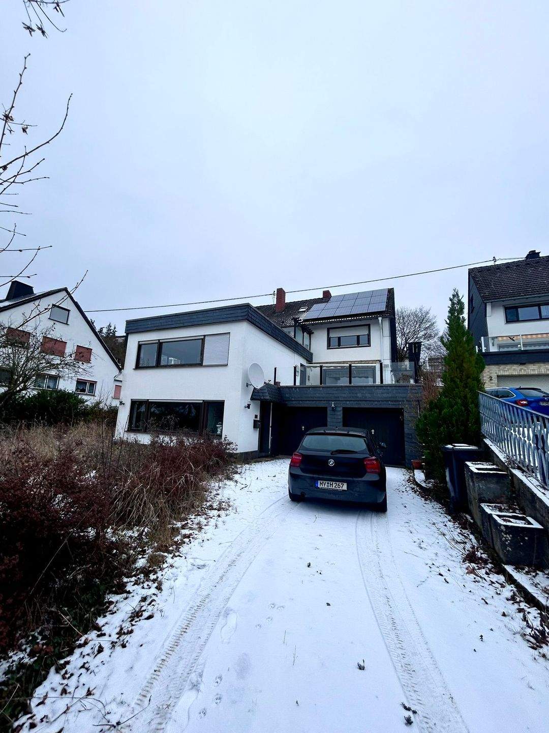 Thumbnail-Geräumige Immobilie mit sep. Einliegerbereich und herrlichem Areal in Waldesch, ca 12 km von Koblenz