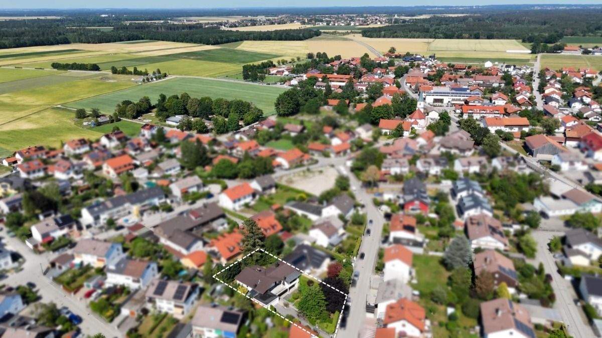 Thumbnail-Großzügiges Anwesen inkl. Einliegerwohnung und Baureserve in Brunnthal
