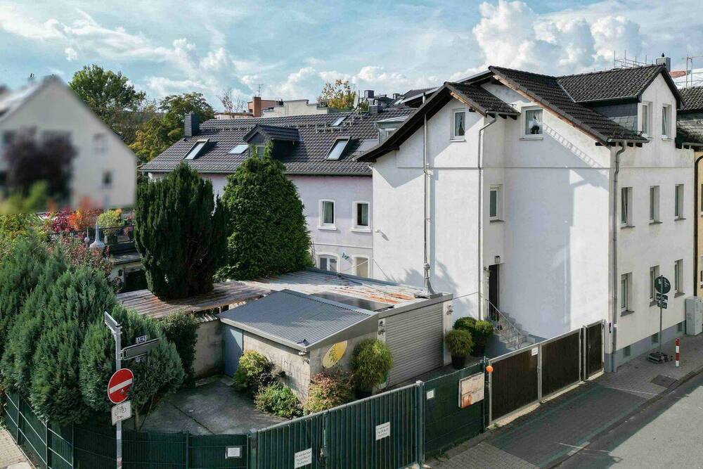 Thumbnail-Raum für Generationen: Großzügiges Stadthaus mit Kellergewölbe & Garage