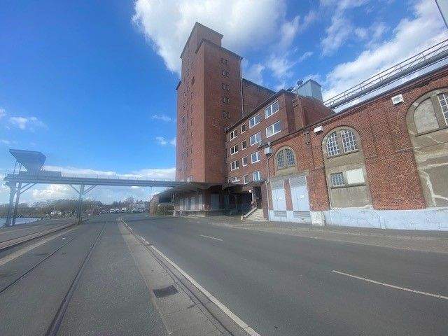 Thumbnail-Sensationelle Lage in Itzehoe! Büroflächen mit historischem Flair am Hafen! OTTO STÖBEN!