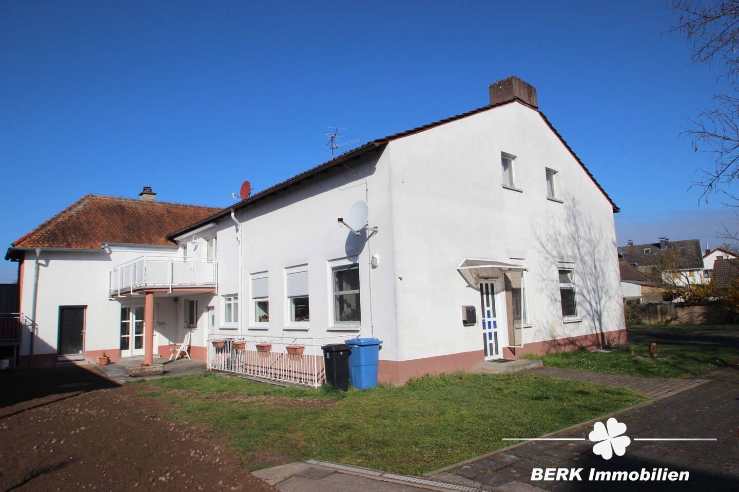 Thumbnail-BERK Immobilien - Großzügiges Anwesen mit Zweifamilienhaus & zusätzlicher Bebauungsmöglichkeit