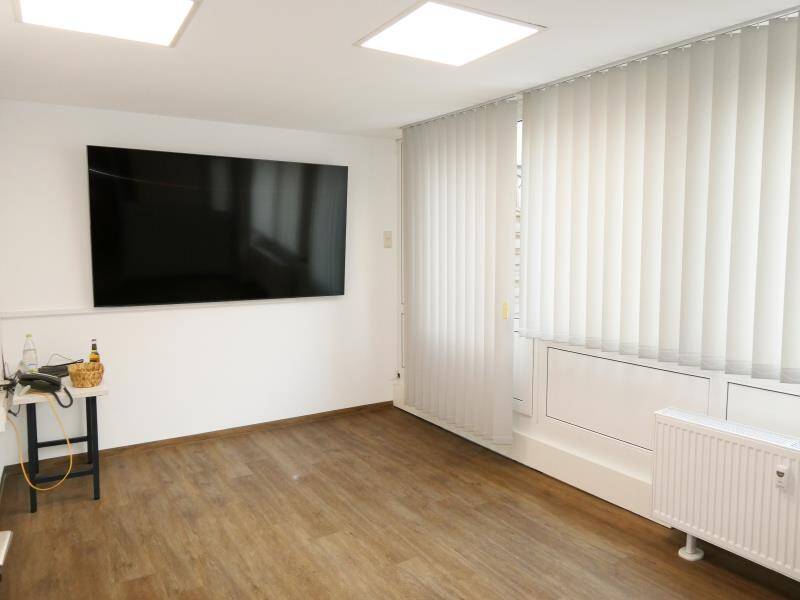 Thumbnail-N-City: Büro-Praxisfläche mit ca. 182 m² - 8 - 9 Räume - 1.OG mit Dachterrasse