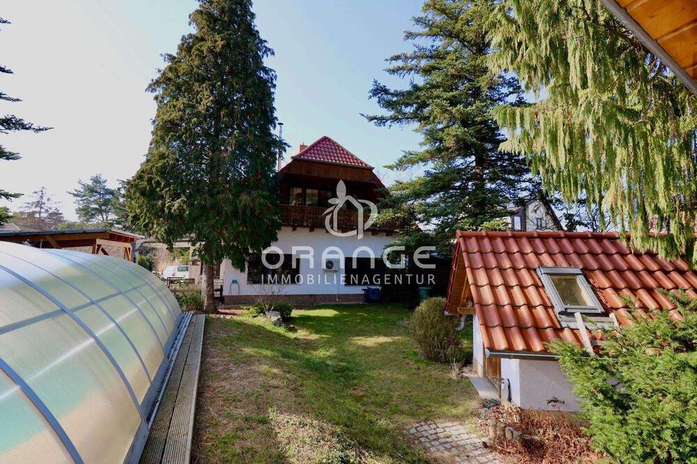 Thumbnail-*** Zuhause für Generationen: Großes Grundstück mit zwei Häusern, Pool und Nebengelass ***