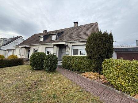 Thumbnail-Mit Wohnrecht: Gepflegte Doppelhaushälfte mit Garage in gefragter Lage von Iserlohn zu verkaufen