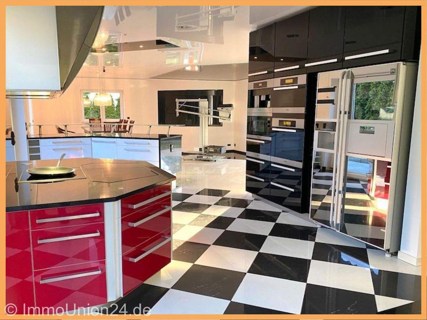 Thumbnail-Stilvolles 241 qm Einfamilienhaus mit Luxusausstattung und großer 100 qm Garage für Autoenthusiasten