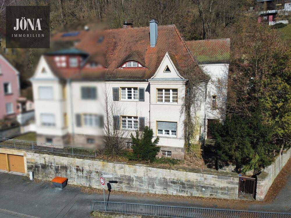 Thumbnail-Historische Doppelhaushälfte mit zwei Wohneinheiten in stadtnaher Lage Kauf gegen Gebot