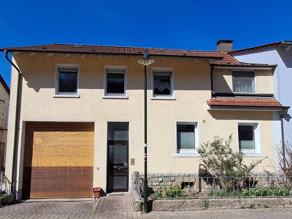 Thumbnail-Zweifamilienhaus in ruhiger Lage und doch so nah am Zentrum der Stadt