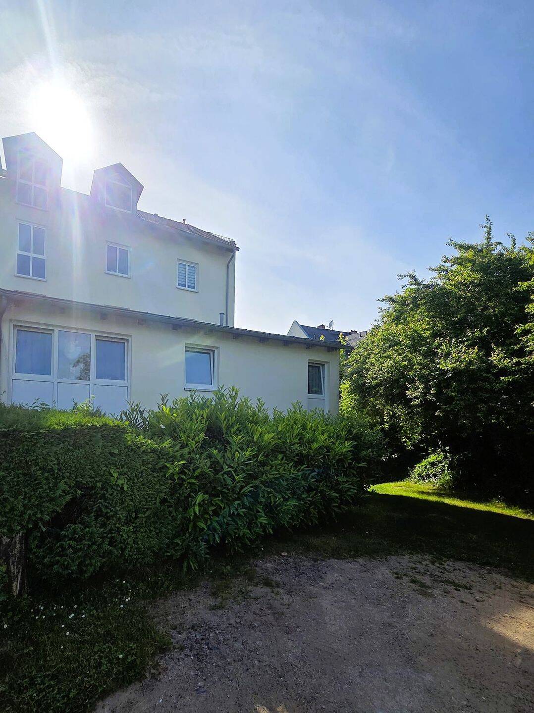 Thumbnail-Außergewöhnliche 3,5 Raum- Maisonette- Wohnung mit Terrasse und Gartenanteil zu vermieten!