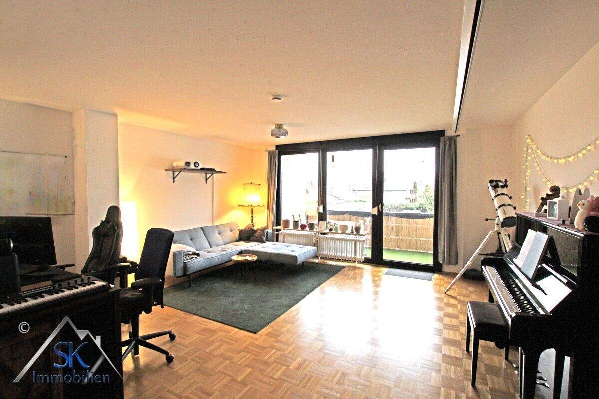 Thumbnail-Hochwertige 3 Zi. Whg. mit Loggia, Garage und 2 Stellplätzen in Puchheim wartet auf neue Bewohner!