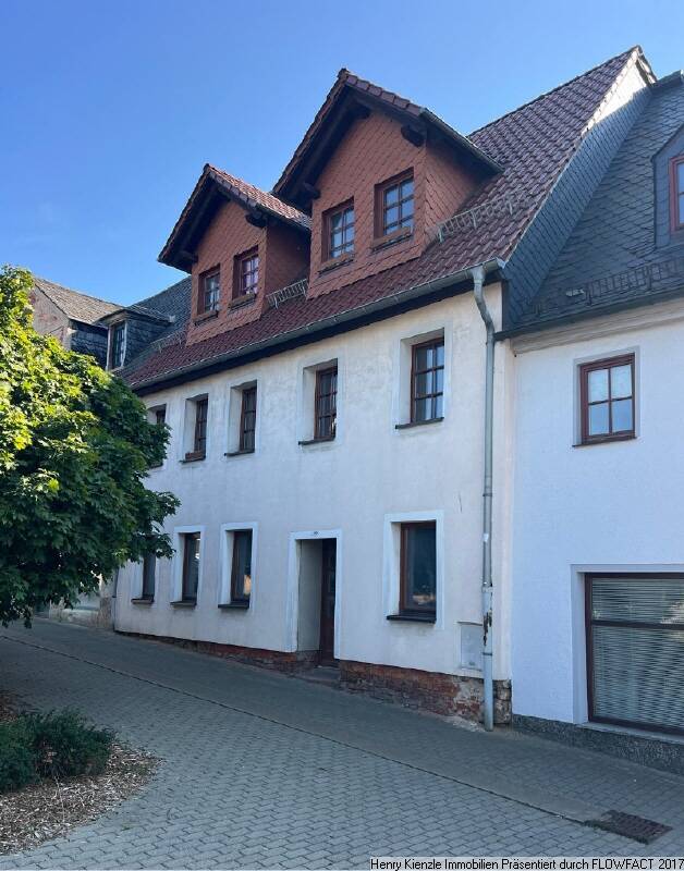 Mehrfamilienhaus erbaut