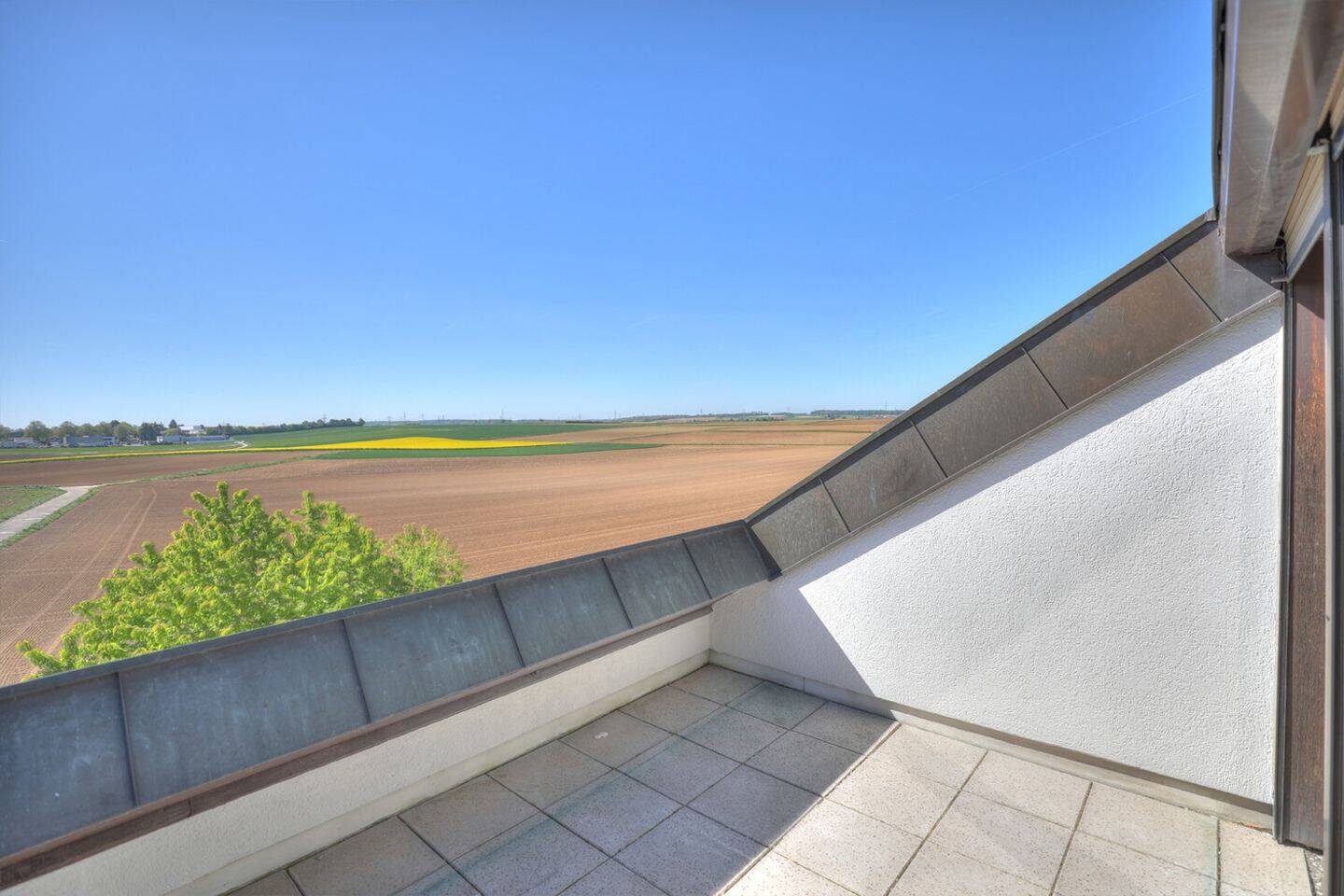 Thumbnail-Renovierter Wohntraum mit Loggia und freiem Blick ins Grüne