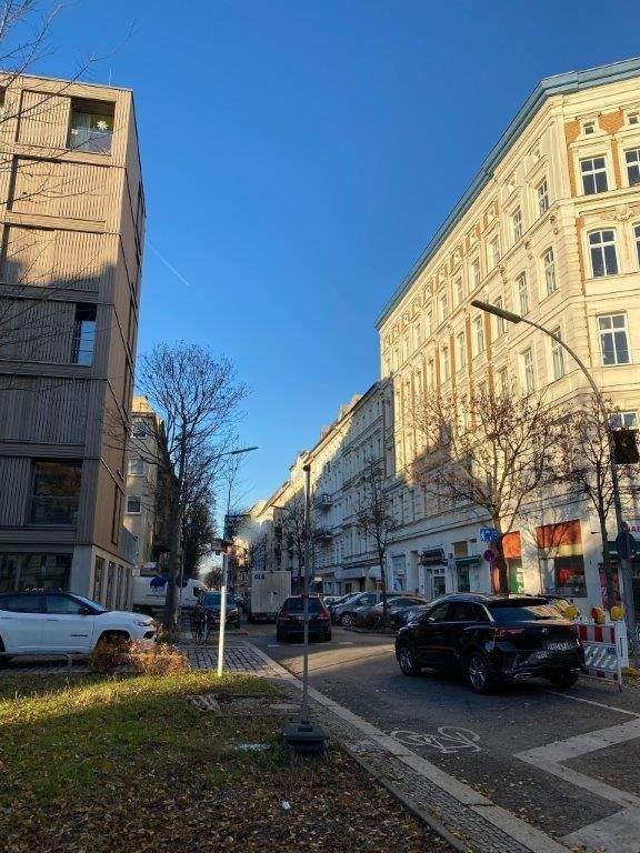 Thumbnail-Berlin-Moabit Wohn-und Geschäftshaus mit Lift, Keller u.Kfz-Stellpl. (DG-Ausbaupotenzial)