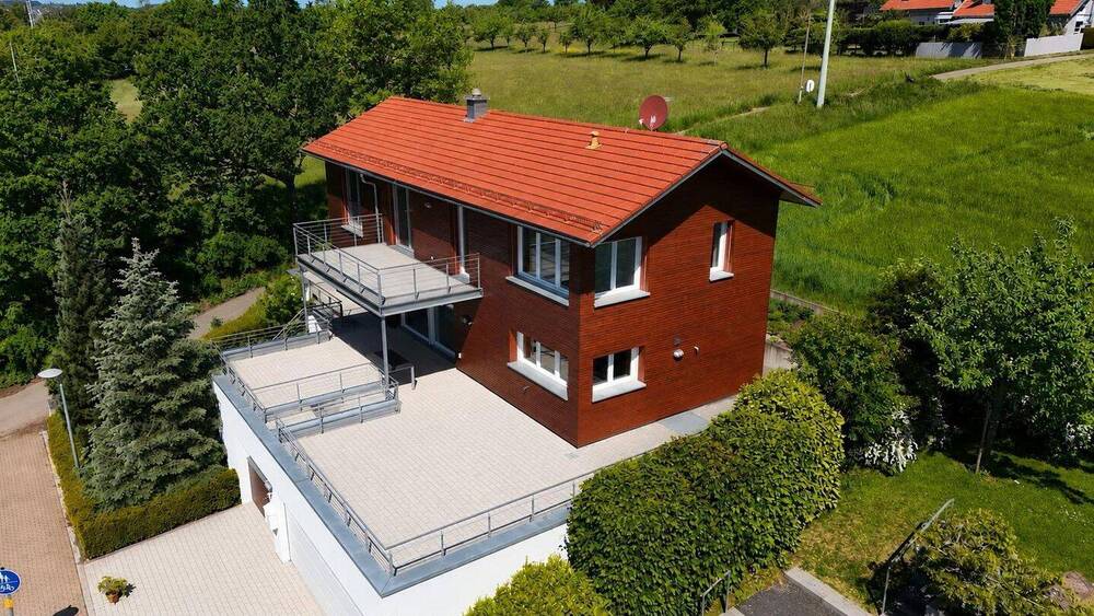 Thumbnail-Freistehendes Einfamilienhaus in Feldrandlage mit großzügigen Terrassenflächen