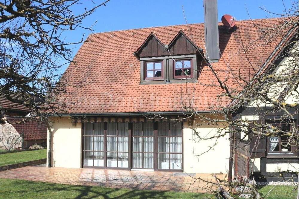 Thumbnail-Charmantes Ein- bis Zweifamilienhaus mit Doppelgarage in ruhiger Bestlage von Nürnberg-Kornburg-AFA