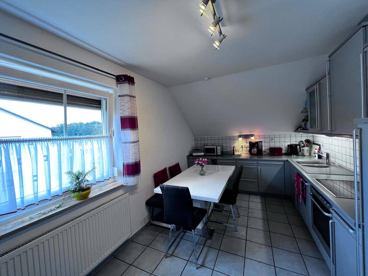 Thumbnail-2-Familien-Haus in wunderschöner und ruhiger Lage mit guter Infrastruktur !!!