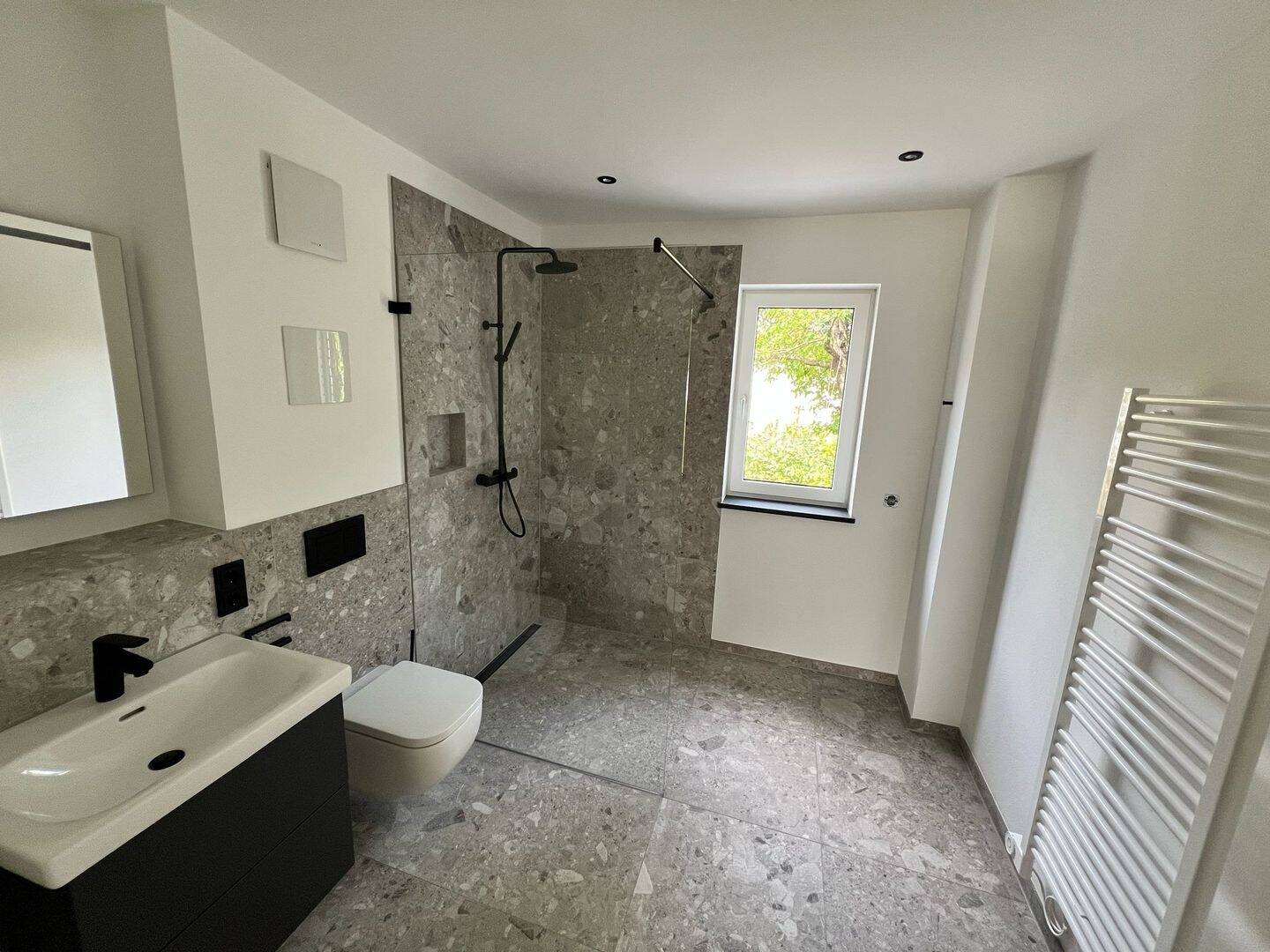 Thumbnail-2- Zi.-EG-Wohnung mit Gartenanteil und Förderung i. H. v. € 26.500,--