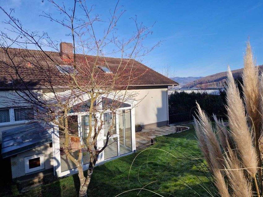 Thumbnail-Dreifamilien-Wohnhaus in bevorzugter Wohnlage mit unverbaubarer Aussicht