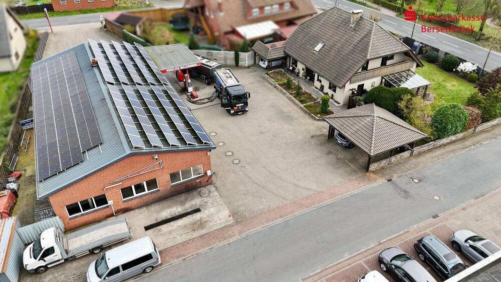 Thumbnail-Tankstelle mit Ein- Zweifamilienhaus