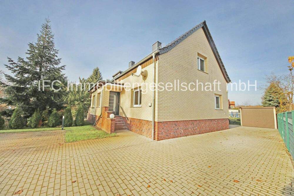 Thumbnail-sanierte, einzugsbereite Doppelhaushälfte in Lutherstadt Wittenberg