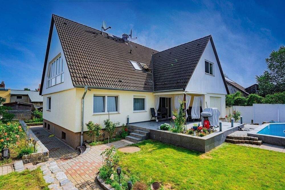 Thumbnail-Außergewöhnliches Zweifamilienhaus im begehrten 