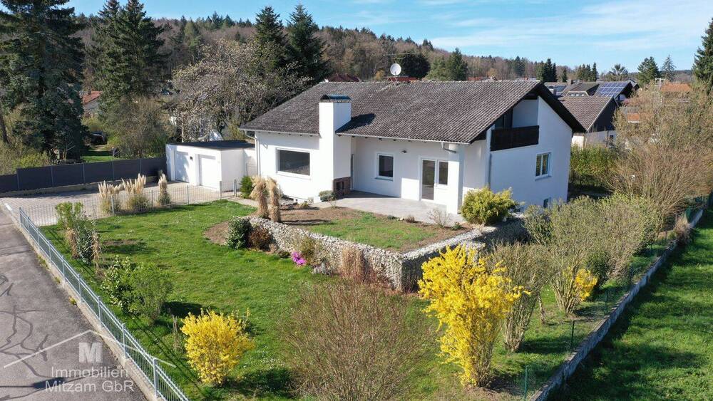 Thumbnail-Gepflegter Bungalow mit herrlichem Garten und Doppelgarage in bevorzugter Lage von Breitenbrunn