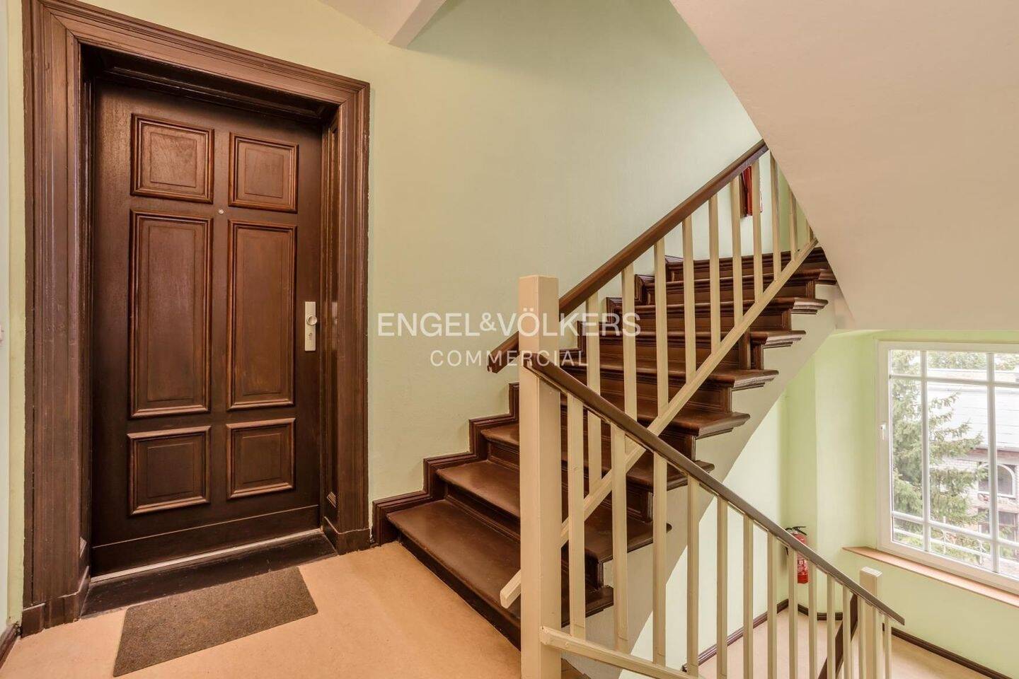 Thumbnail-Wohn- und Geschäftshaus mit leer stehender Remise