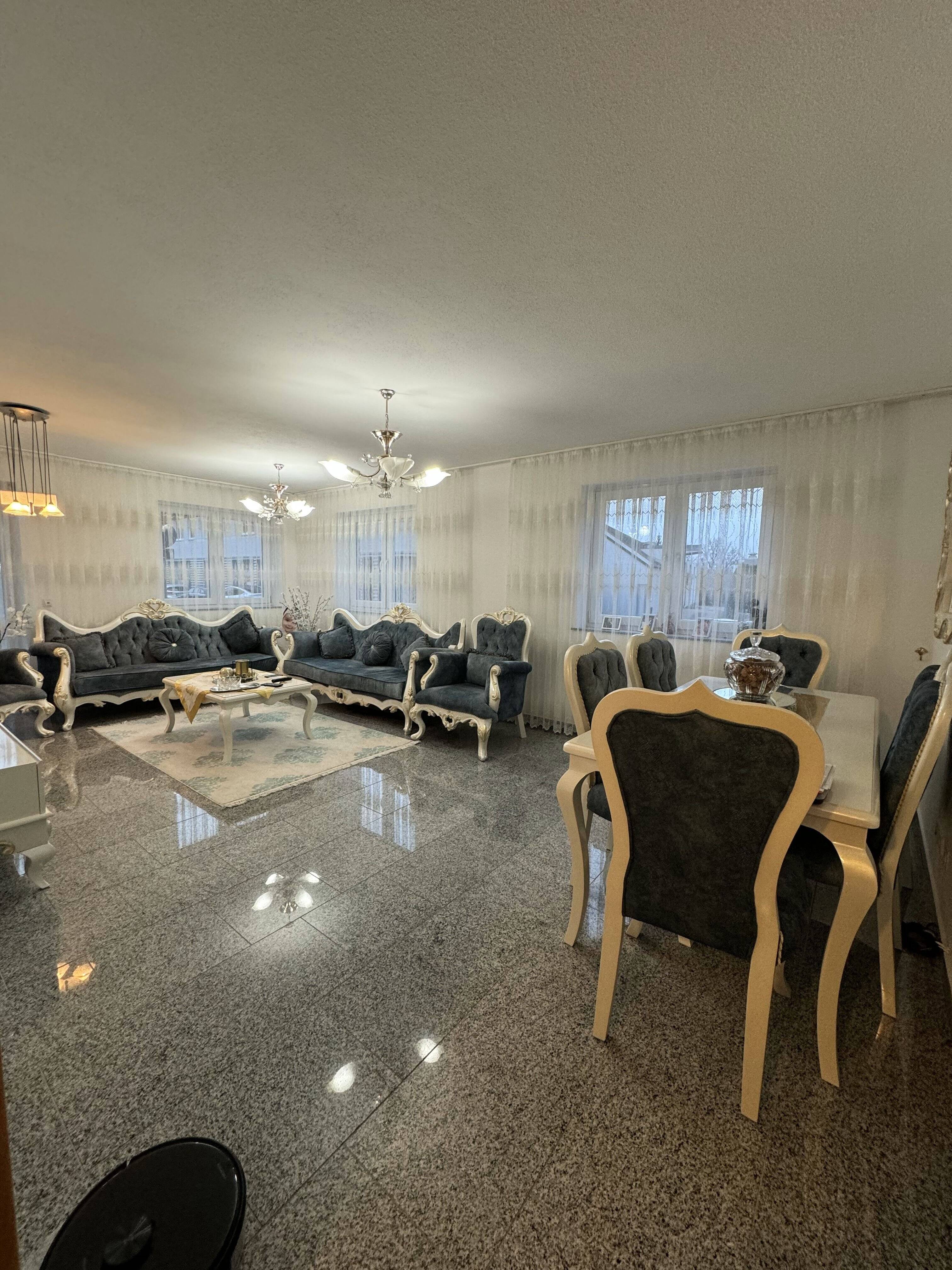 Thumbnail-Großzügige 4-Zimmer-Erdgeschosswohnung (BJ 2005) – Komfortabel & Familienfreundlich!