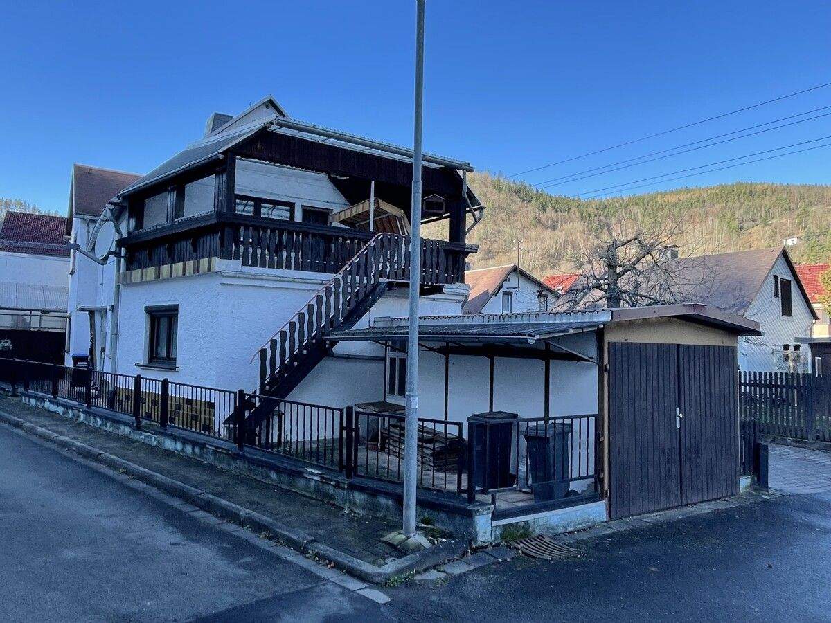 Thumbnail-Wohnhaus mit Dachterrasse, Garage und Nebengebäude